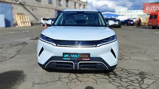 Белый БИД Yuan Up, объемом двигателя 0 л и пробегом 5 тыс. км за 20000 $, фото 1 на Automoto.ua