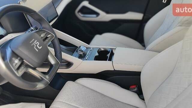 Белый БИД Yuan Up, объемом двигателя 0 л и пробегом 5 тыс. км за 20000 $, фото 11 на Automoto.ua