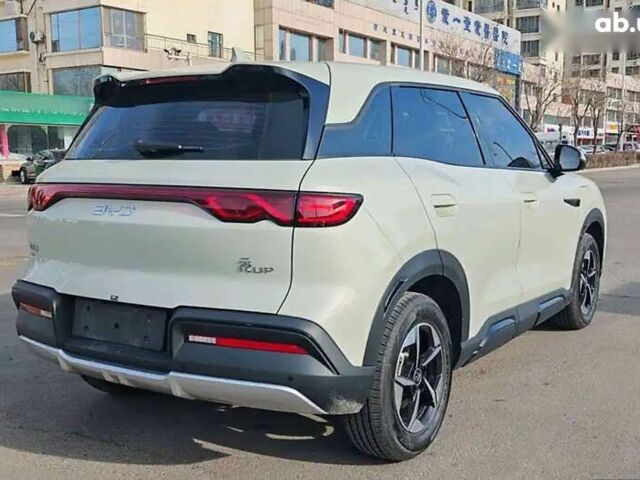 БИД Yuan Up, объемом двигателя 0 л и пробегом 4 тыс. км за 16500 $, фото 5 на Automoto.ua