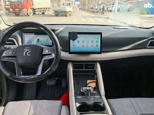 БИД Yuan Up, объемом двигателя 0 л и пробегом 4 тыс. км за 16500 $, фото 6 на Automoto.ua