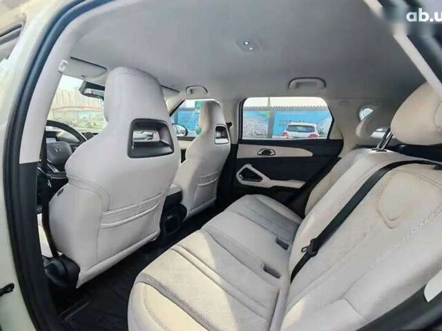 БИД Yuan Up, объемом двигателя 0 л и пробегом 4 тыс. км за 16500 $, фото 8 на Automoto.ua