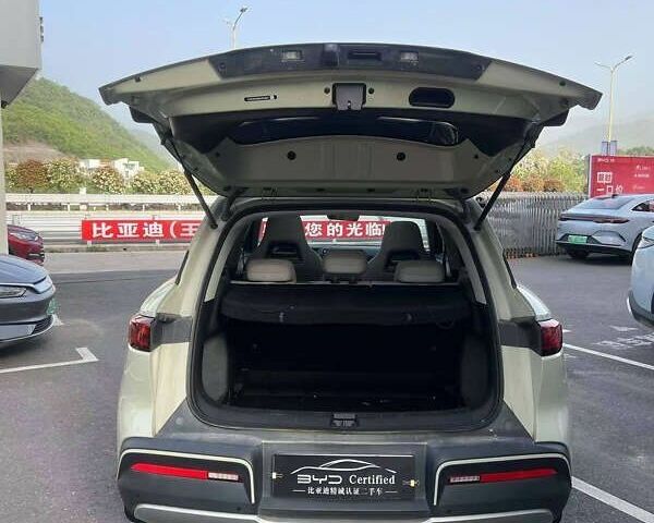 БИД Yuan Up, объемом двигателя 0 л и пробегом 5 тыс. км за 16000 $, фото 3 на Automoto.ua