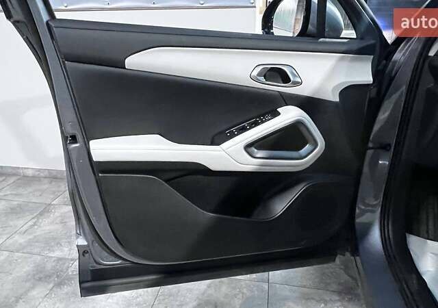 Серый БИД Yuan Up, объемом двигателя 0 л и пробегом 15 тыс. км за 17000 $, фото 6 на Automoto.ua