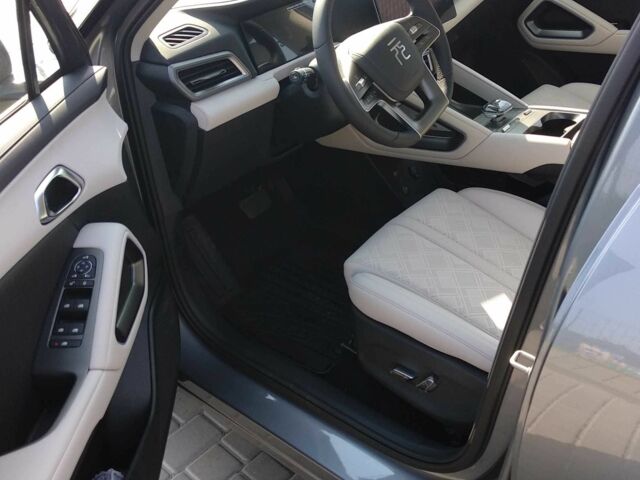 Серый БИД Yuan Up, объемом двигателя 0 л и пробегом 10 тыс. км за 19200 $, фото 3 на Automoto.ua