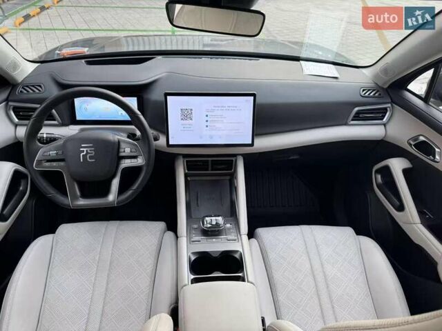 Серый БИД Yuan Up, объемом двигателя 0 л и пробегом 9 тыс. км за 18499 $, фото 4 на Automoto.ua