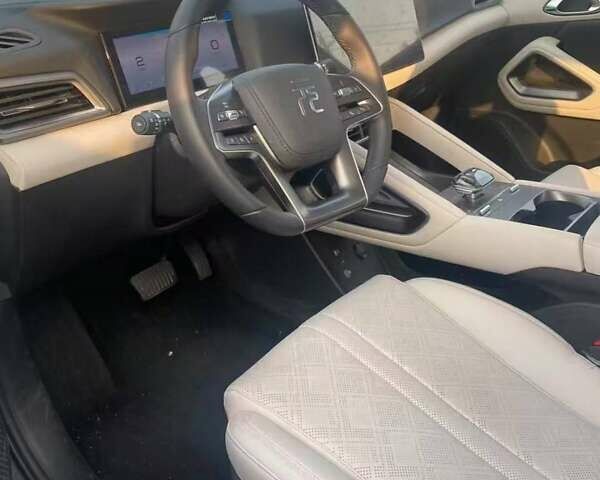 Серый БИД Yuan Up, объемом двигателя 0 л и пробегом 4 тыс. км за 17900 $, фото 2 на Automoto.ua