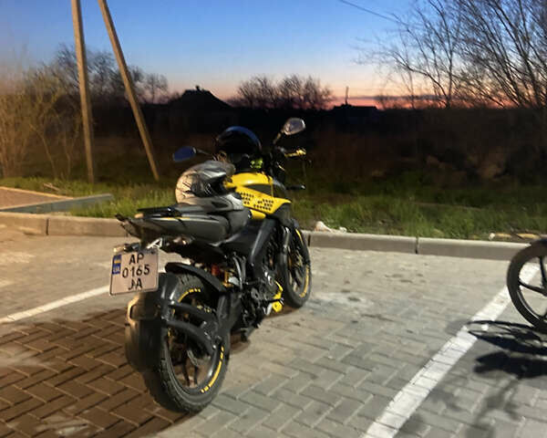 Баджа Pulsar 2017 у Кам'янське (Дніпродзержинськ) на Automoto.ua Жовтий Баджа Pulsar, об'ємом двигуна 0.2 л та пробігом 23 тис. км за 1650 $, фото 1 на Automoto.ua