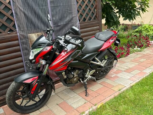 Баджадж Пульсар, об'ємом двигуна 0.2 л та пробігом 0 тис. км за 2000 $, фото 3 на Automoto.ua