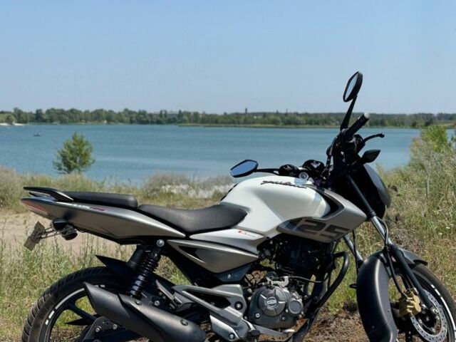 Баджадж Пульсар, объемом двигателя 0.13 л и пробегом 0 тыс. км за 1100 $, фото 3 на Automoto.ua