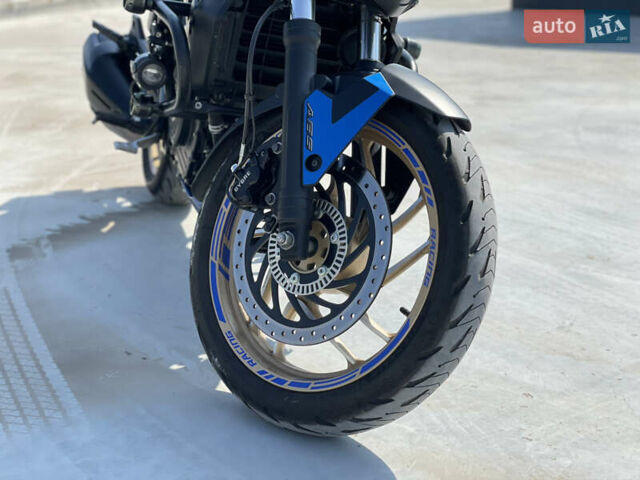 Синий Баджадж Dominar 400, объемом двигателя 0.4 л и пробегом 29 тыс. км за 2800 $, фото 5 на Automoto.ua