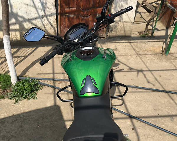 Зелений Баджадж Dominar 400, об'ємом двигуна 0.4 л та пробігом 2 тис. км за 3600 $, фото 3 на Automoto.ua