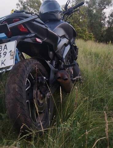 Черный Баджадж Dominar D400, объемом двигателя 0.37 л и пробегом 16 тыс. км за 3349 $, фото 1 на Automoto.ua