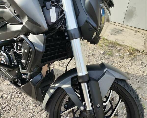 Черный Баджадж Dominar D400, объемом двигателя 0.37 л и пробегом 14 тыс. км за 3600 $, фото 4 на Automoto.ua