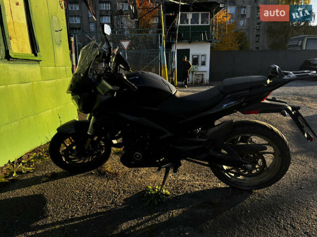 Баджадж Dominar D400 2023 в Дрогобыче на Automoto.ua Черный Баджадж Dominar D400, объемом двигателя 0.37 л и пробегом 6 тыс. км за 3750 $, фото 1 на Automoto.ua