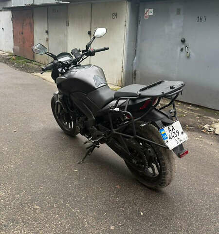 Черный Баджадж Dominar D400, объемом двигателя 0.4 л и пробегом 41 тыс. км за 3000 $, фото 1 на Automoto.ua