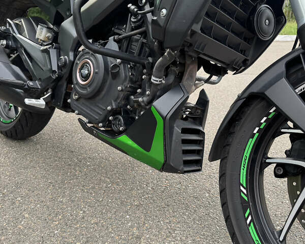 Зеленый Баджадж Dominar D400, объемом двигателя 0.37 л и пробегом 47 тыс. км за 3000 $, фото 2 на Automoto.ua