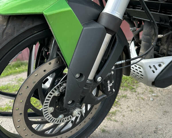 Зелений Баджадж Dominar D400, об'ємом двигуна 0.37 л та пробігом 1 тис. км за 4200 $, фото 14 на Automoto.ua