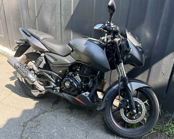 Чорний Баджадж Pulsar 180, об'ємом двигуна 0.2 л та пробігом 10 тис. км за 1500 $, фото 1 на Automoto.ua