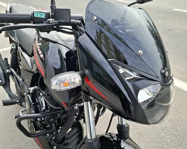 Черный Баджадж Pulsar 180, объемом двигателя 0.18 л и пробегом 10 тыс. км за 1599 $, фото 4 на Automoto.ua