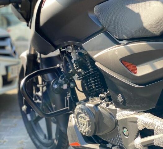 Баджадж Pulsar 180, об'ємом двигуна 0.18 л та пробігом 0 тис. км за 1990 $, фото 13 на Automoto.ua