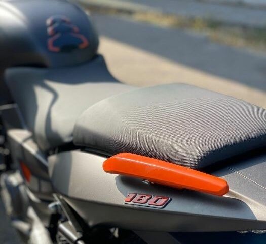 Баджадж Pulsar 180, об'ємом двигуна 0.18 л та пробігом 0 тис. км за 1990 $, фото 7 на Automoto.ua