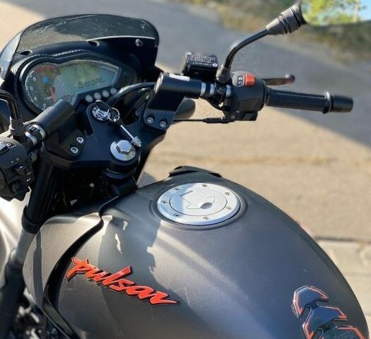 Баджадж Pulsar 180, об'ємом двигуна 0.18 л та пробігом 0 тис. км за 1990 $, фото 10 на Automoto.ua