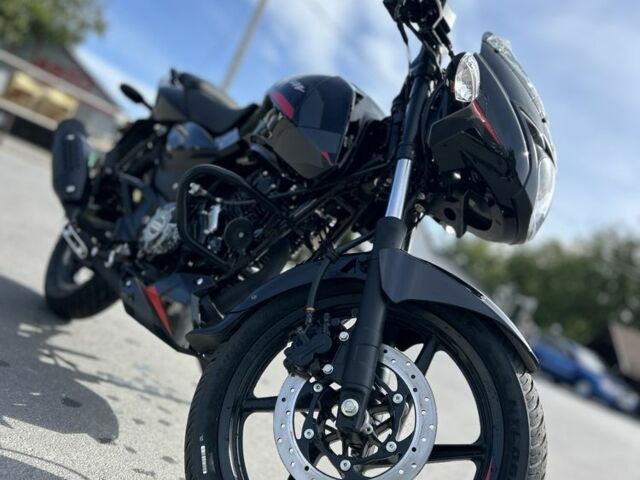 Баджадж Pulsar 180, объемом двигателя 0.18 л и пробегом 0 тыс. км за 1989 $, фото 6 на Automoto.ua