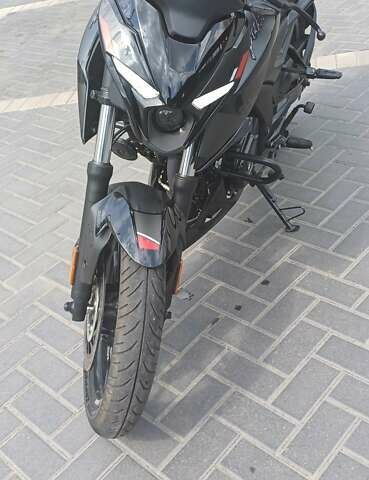 Чорний Баджадж Pulsar N250, об'ємом двигуна 0 л та пробігом 4 тис. км за 2920 $, фото 4 на Automoto.ua