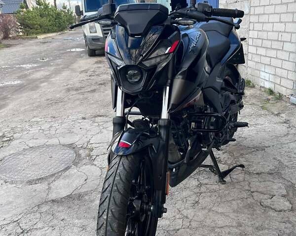 Черный Баджадж Pulsar N250, объемом двигателя 0.25 л и пробегом 5 тыс. км за 2950 $, фото 4 на Automoto.ua