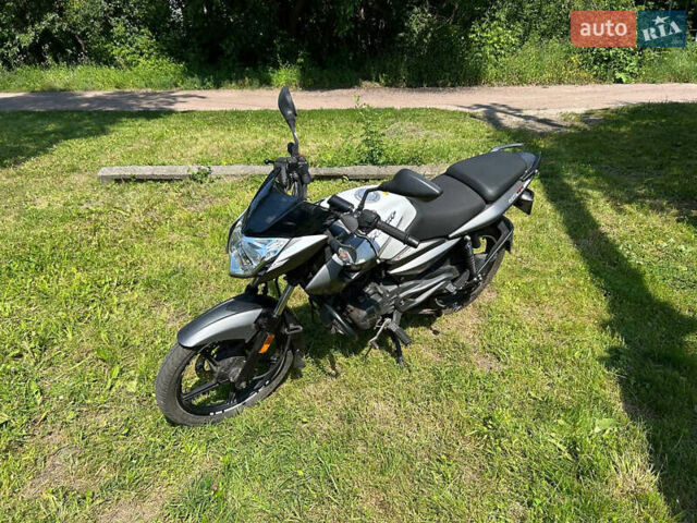 Білий Баджадж Pulsar NS125, об'ємом двигуна 0.12 л та пробігом 19 тис. км за 850 $, фото 3 на Automoto.ua
