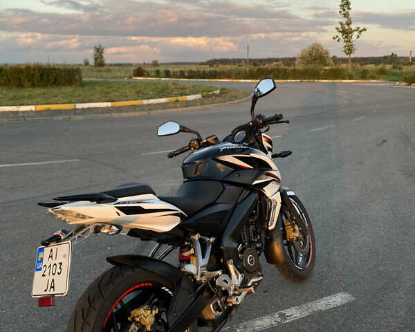 Белый Баджадж Pulsar NS200, объемом двигателя 0.2 л и пробегом 22 тыс. км за 1700 $, фото 1 на Automoto.ua