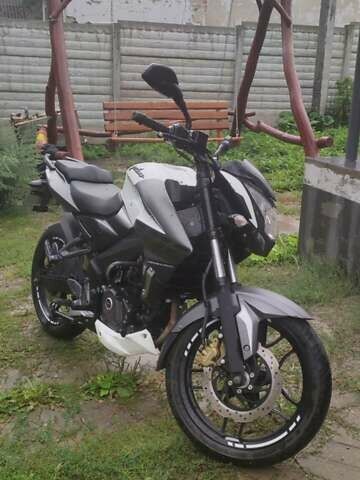 Белый Баджадж Pulsar NS200, объемом двигателя 0.2 л и пробегом 28 тыс. км за 1850 $, фото 1 на Automoto.ua