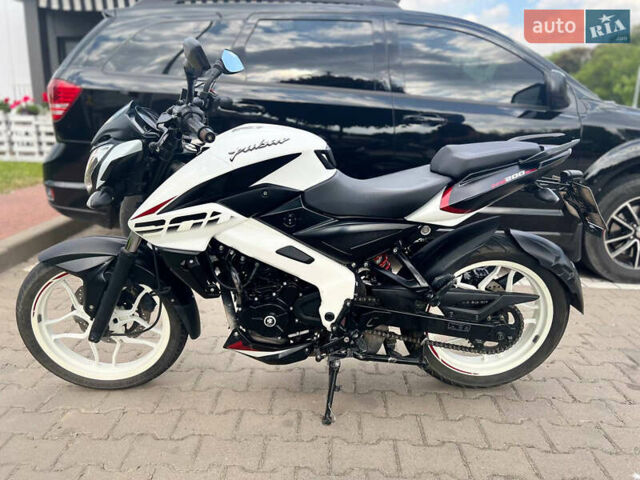 Білий Баджадж Pulsar NS200, об'ємом двигуна 0.2 л та пробігом 12 тис. км за 2250 $, фото 3 на Automoto.ua