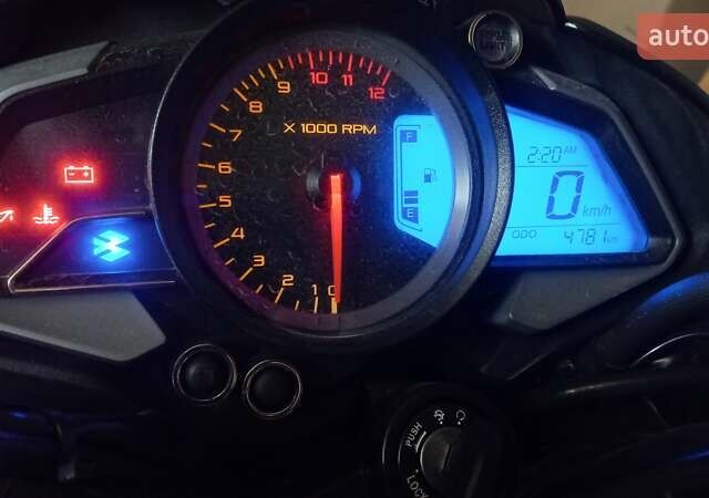 Белый Баджадж Pulsar NS200, объемом двигателя 0.2 л и пробегом 5 тыс. км за 2000 $, фото 6 на Automoto.ua