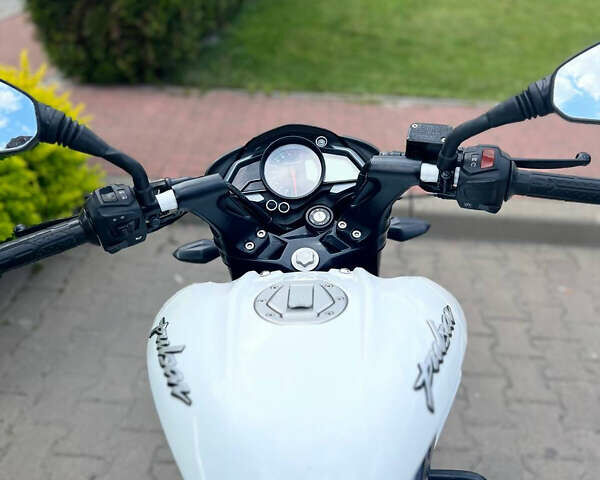 Білий Баджадж Pulsar NS200, об'ємом двигуна 0.2 л та пробігом 12 тис. км за 2250 $, фото 2 на Automoto.ua
