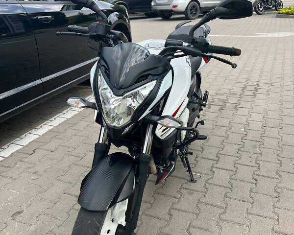 Білий Баджадж Pulsar NS200, об'ємом двигуна 0.2 л та пробігом 12 тис. км за 2250 $, фото 7 на Automoto.ua