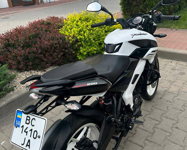 Білий Баджадж Pulsar NS200, об'ємом двигуна 0.2 л та пробігом 12 тис. км за 2250 $, фото 9 на Automoto.ua