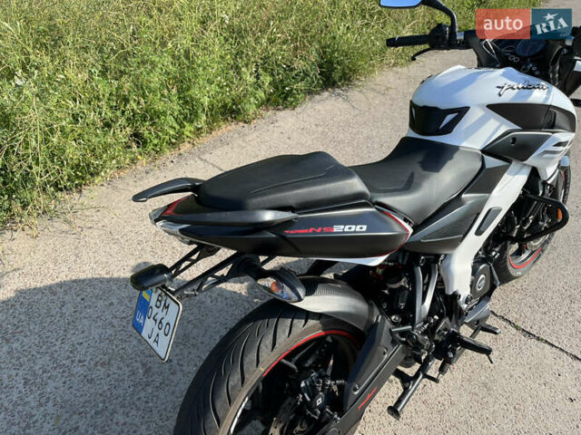 Білий Баджадж Pulsar NS200, об'ємом двигуна 0.2 л та пробігом 12 тис. км за 2500 $, фото 12 на Automoto.ua