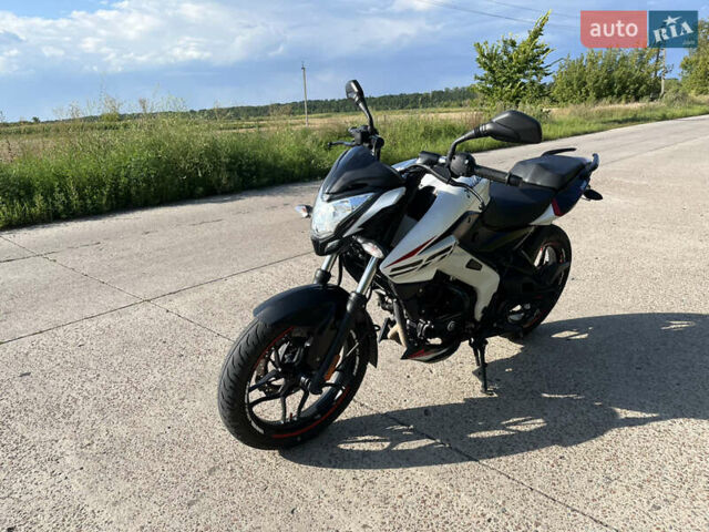 Білий Баджадж Pulsar NS200, об'ємом двигуна 0.2 л та пробігом 12 тис. км за 2500 $, фото 6 на Automoto.ua