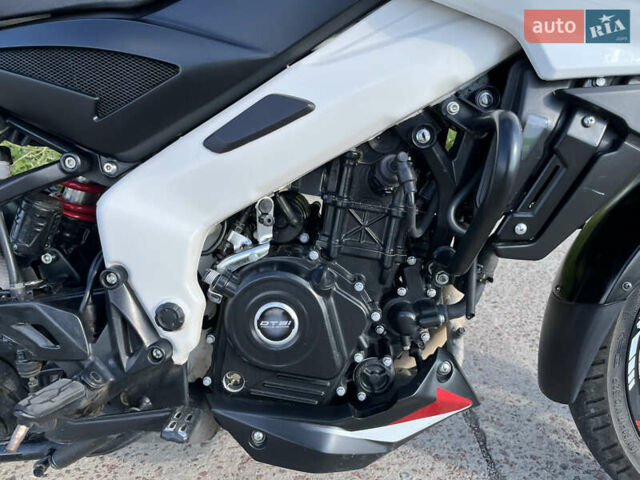 Білий Баджадж Pulsar NS200, об'ємом двигуна 0.2 л та пробігом 12 тис. км за 2500 $, фото 17 на Automoto.ua