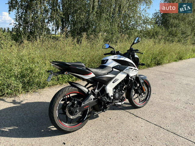 Білий Баджадж Pulsar NS200, об'ємом двигуна 0.2 л та пробігом 12 тис. км за 2500 $, фото 3 на Automoto.ua