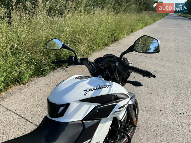 Білий Баджадж Pulsar NS200, об'ємом двигуна 0.2 л та пробігом 12 тис. км за 2500 $, фото 11 на Automoto.ua