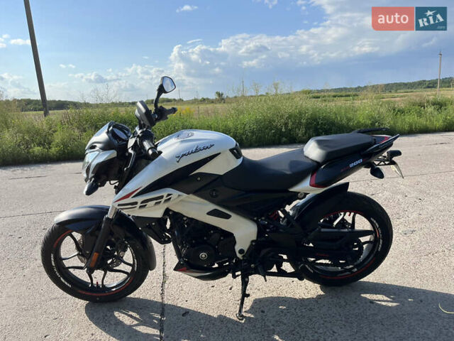 Білий Баджадж Pulsar NS200, об'ємом двигуна 0.2 л та пробігом 12 тис. км за 2500 $, фото 7 на Automoto.ua