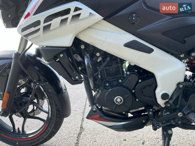 Білий Баджадж Pulsar NS200, об'ємом двигуна 0.2 л та пробігом 12 тис. км за 2500 $, фото 18 на Automoto.ua