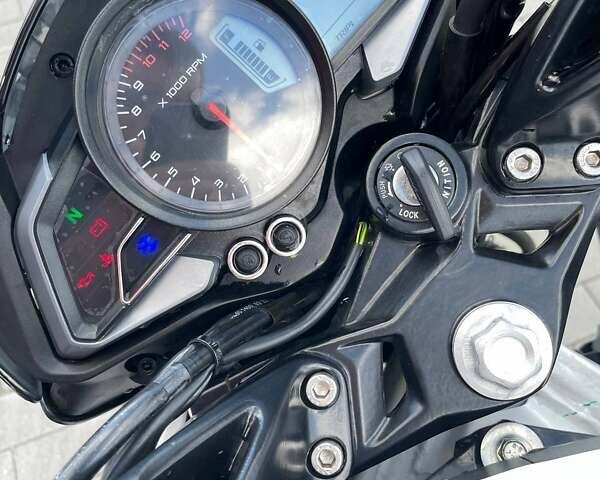 Белый Баджадж Pulsar NS200, объемом двигателя 0.2 л и пробегом 6 тыс. км за 2500 $, фото 6 на Automoto.ua