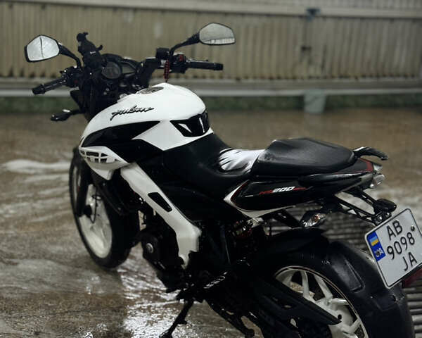 Белый Баджадж Pulsar NS200, объемом двигателя 0.2 л и пробегом 26 тыс. км за 1900 $, фото 2 на Automoto.ua