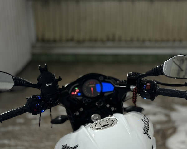 Белый Баджадж Pulsar NS200, объемом двигателя 0.2 л и пробегом 26 тыс. км за 1900 $, фото 6 на Automoto.ua