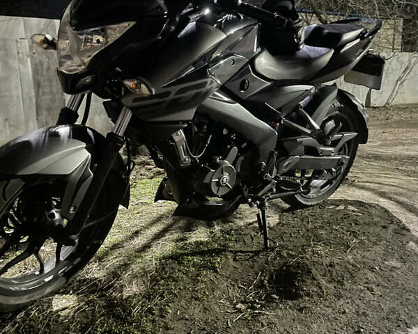 Чорний Баджадж Pulsar NS200, об'ємом двигуна 0.2 л та пробігом 24 тис. км за 1560 $, фото 7 на Automoto.ua