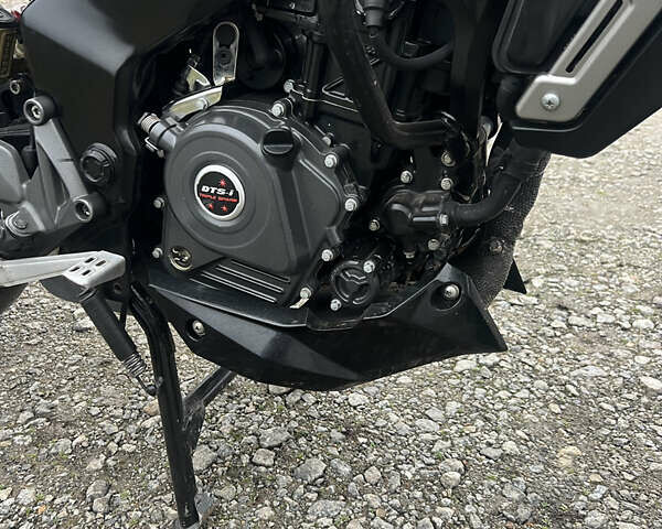 Черный Баджадж Pulsar NS200, объемом двигателя 0.2 л и пробегом 21 тыс. км за 2300 $, фото 5 на Automoto.ua