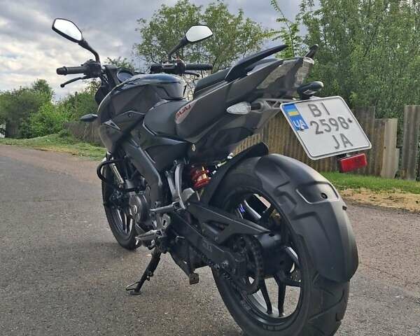 Черный Баджадж Pulsar NS200, объемом двигателя 0.2 л и пробегом 22 тыс. км за 1950 $, фото 3 на Automoto.ua